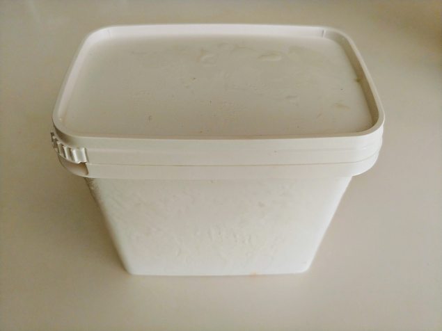 Fresh/ frozen trout roe 1kg in plastic cup 